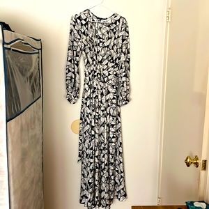 Maxi black and white dress, long sleeve, size Medium